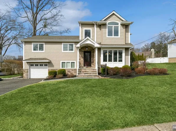 228 Pascack Ave, Emerson, NJ 07630