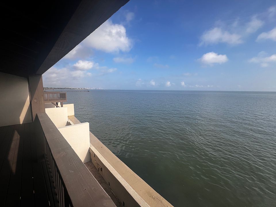 1st image of 4270 Ocean Dr APT 3