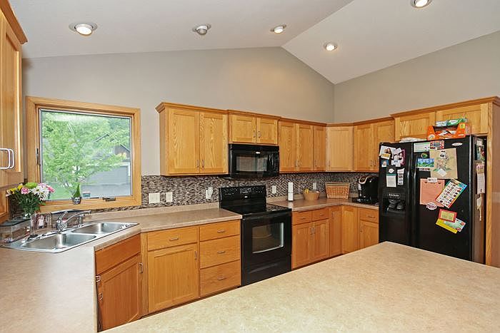 1st image of 374 Eastview Ct