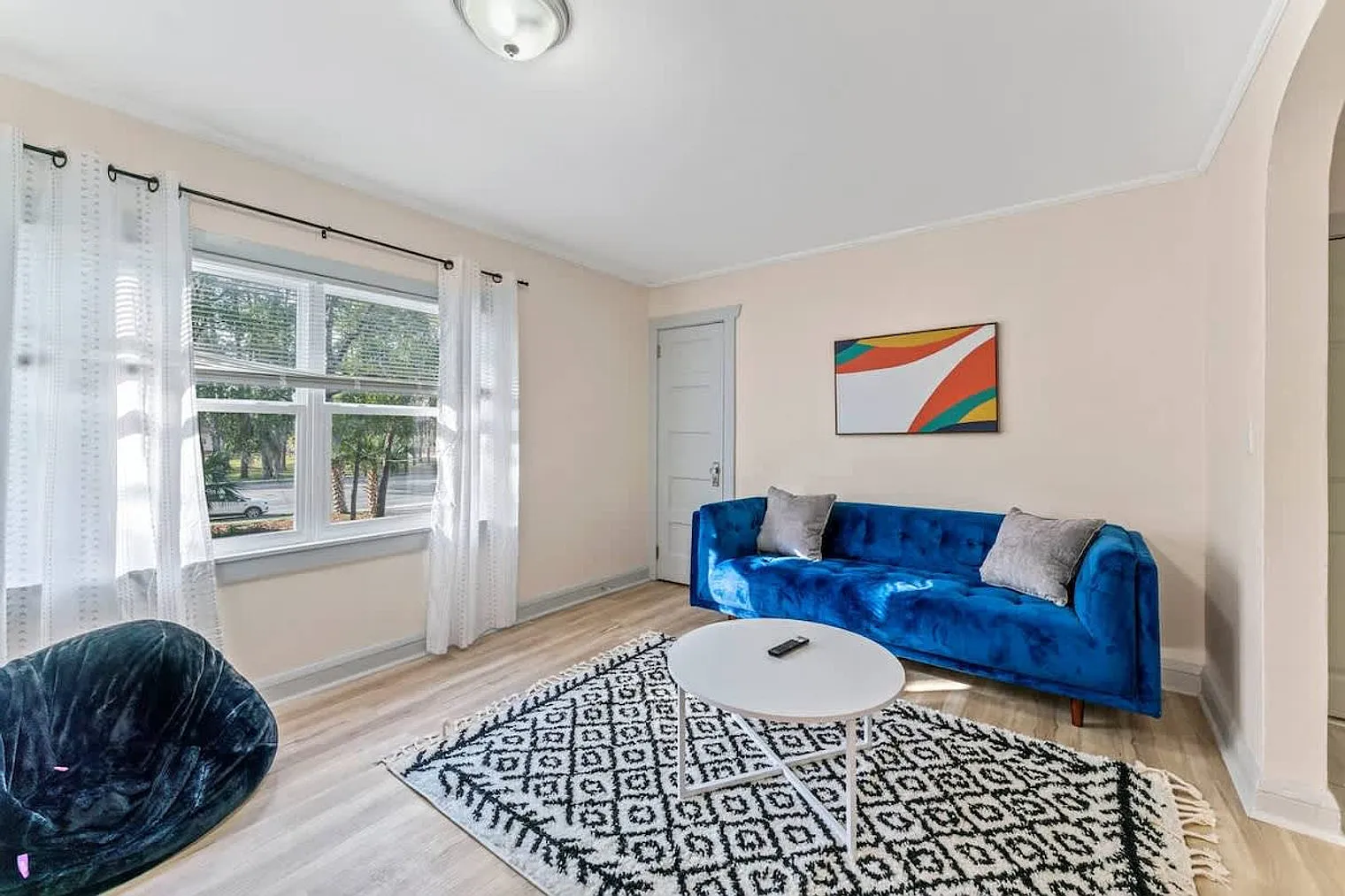 2 bed, 1.0 bath, 581 sqft, $2,641 — Photo 1