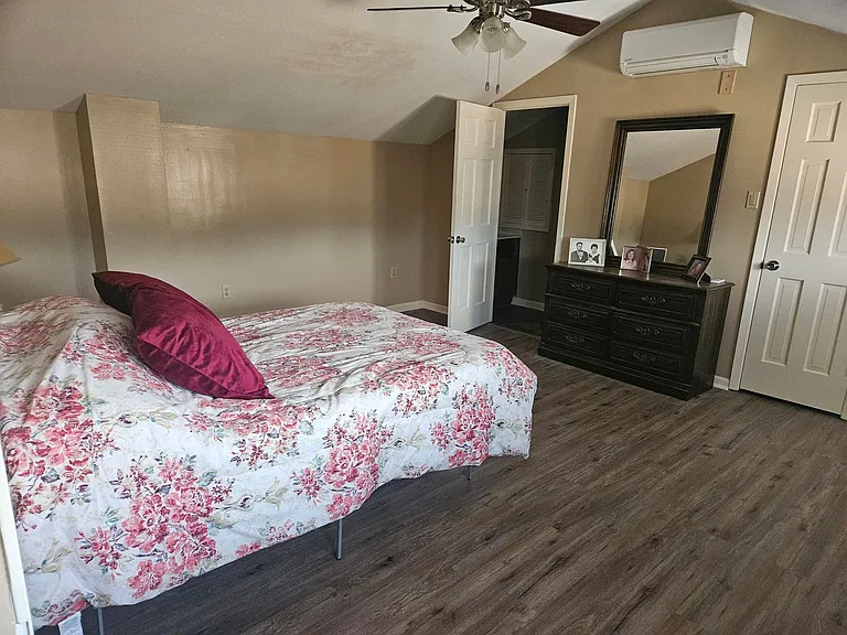 2711 Greenbriar Dr #A — Photo 11