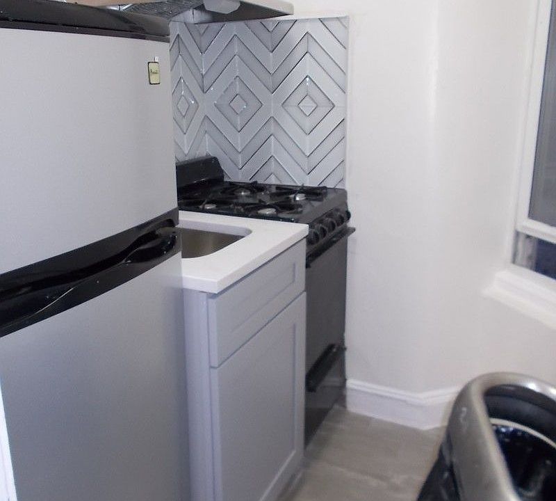 1st image of 434 Park Pl #C3
