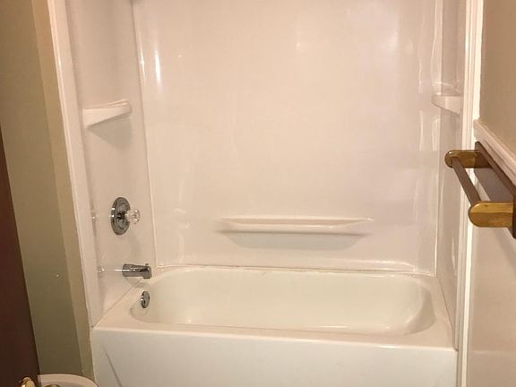 5th image of 5541 NW Meadowvale Dr