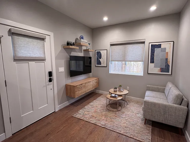 2269 Euclid Ave #A — Photo 3