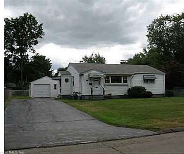 2nd image of 21 Kingsland Ave