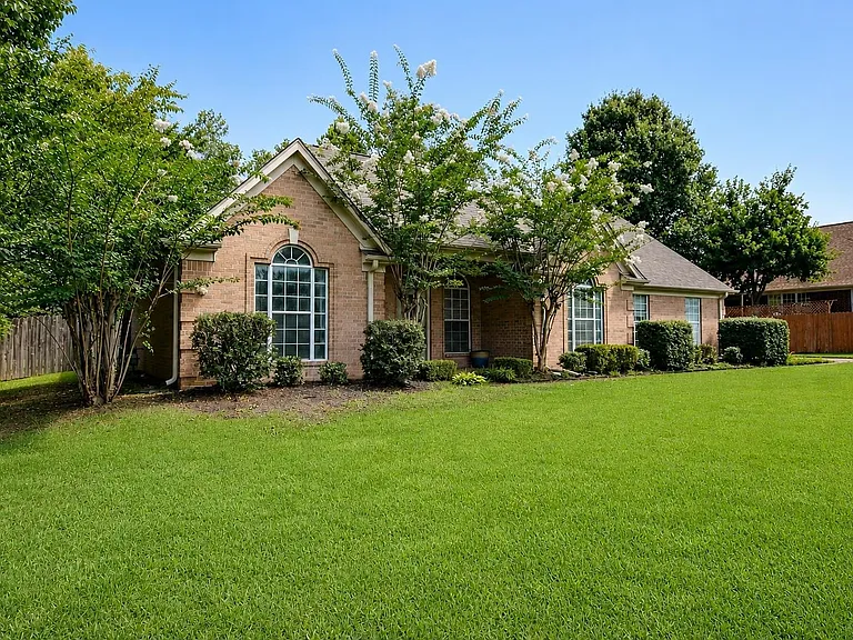 20 Country Brook Dr — Photo 4