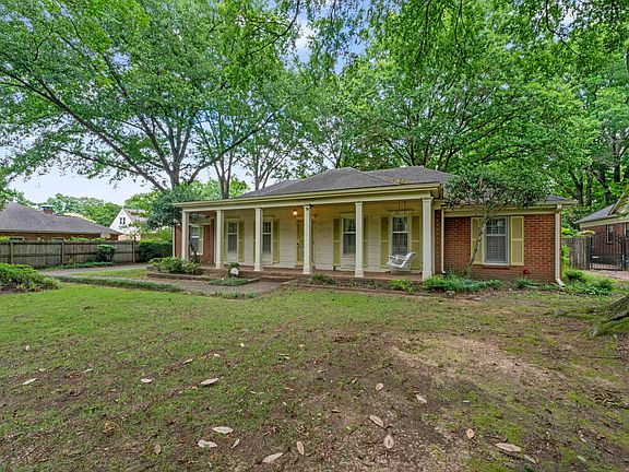 2nd image of 1388 Pecan Trees Dr