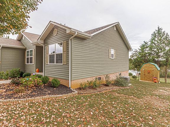 3rd image of 505 Old Village Ct