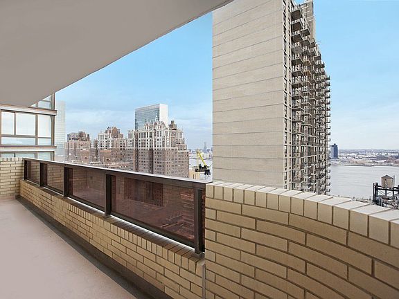 3rd image of 311 E 38th St APT 24C