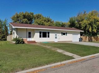 314 2nd St NW, Rugby, ND 58368