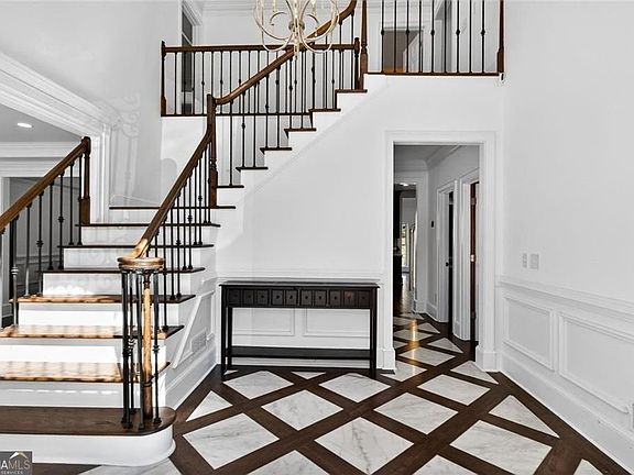 2nd image of 1026 Quaker Ridge Way