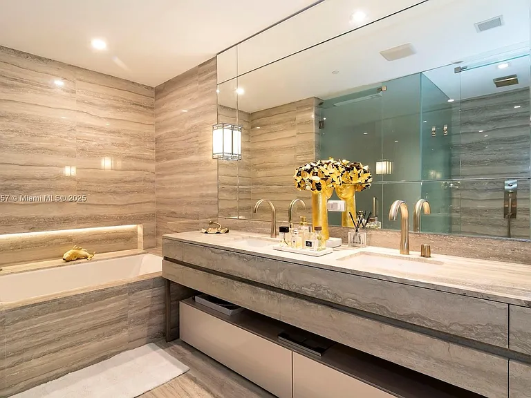 18975 Collins Ave #4102 — Photo 32