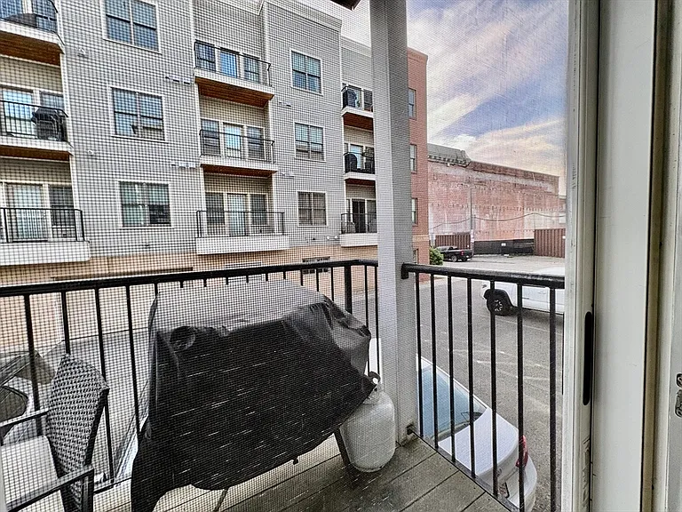 3 M St #2 — Photo 11
