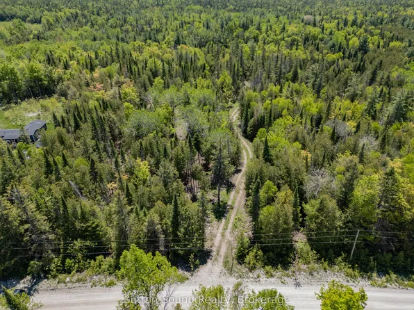 379 Elm Rd, South Bruce Peninsula, ON N0H 2T0