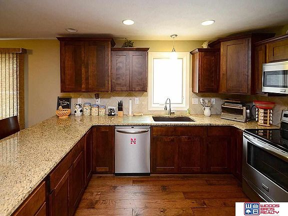 4th image of 8032 A St #2