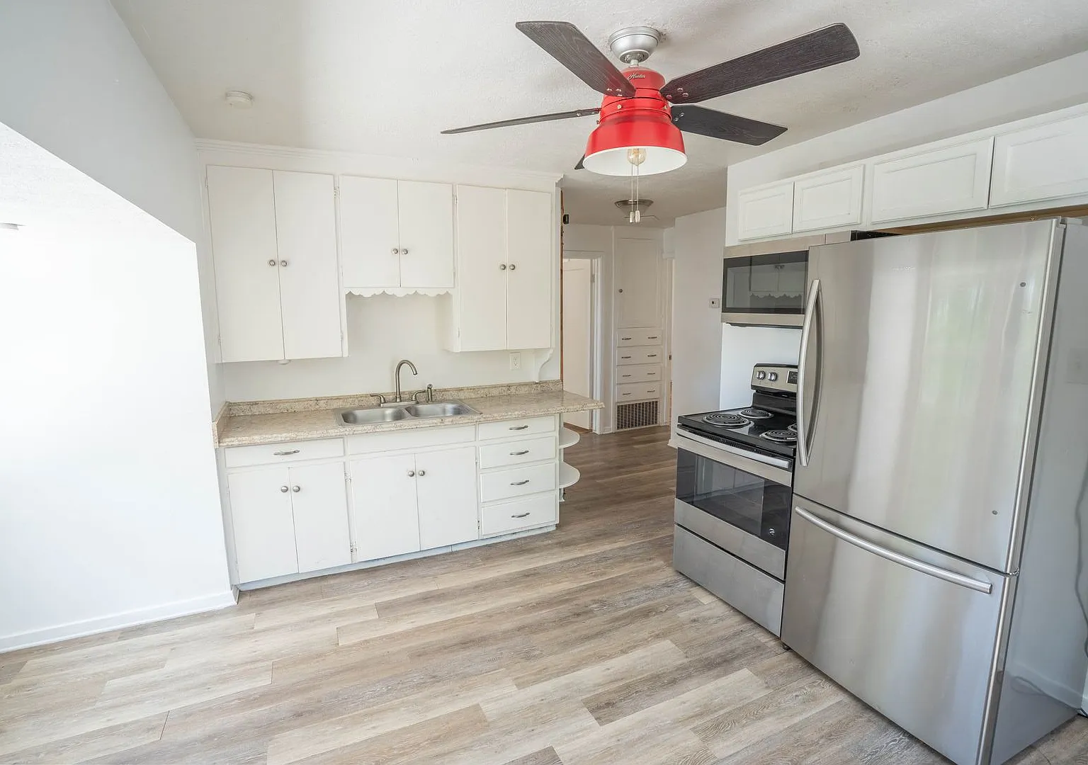 2941 Madison Ave — Photo 2