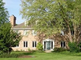 3 Stirrup Cup Ct, St Charles, IL 60174