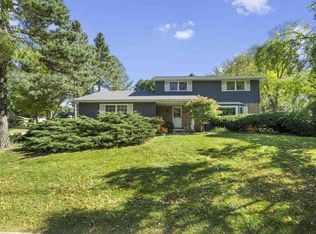 1 Mount Rainier Ln, Madison, WI 53705