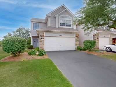 966 Mesa Dr, Lake In The Hills, IL, 60156