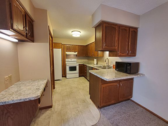 2nd image of 2517 Cedar Hills Dr