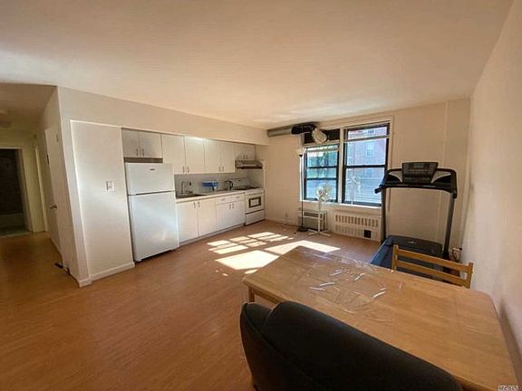 4th image of 14330 Roosevelt Ave APT 2F