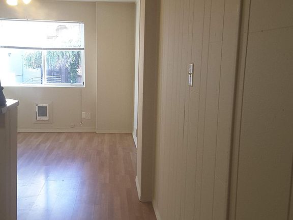 5th image of 1114 Court F APT 1
