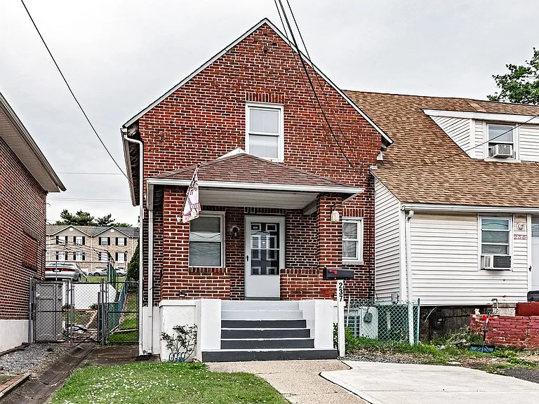 237 Ridge Rd — Photo 1