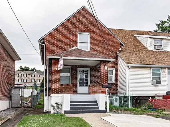 237 Ridge Rd, Claymont, DE 19703