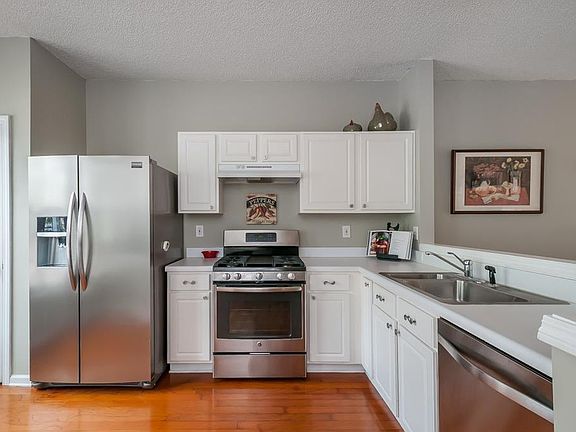 4th image of 218 Buckland Dr #218