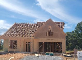 7388 Rocklin Ln, Flowery Branch, GA 30542