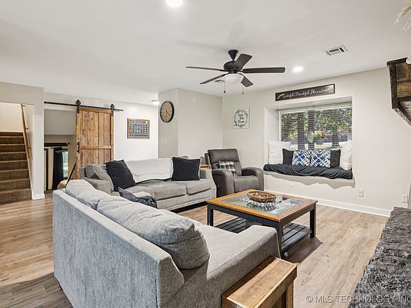 5th image of 17135 S Creekwood Ct