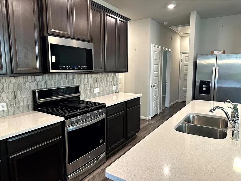 7072 Silverleaf Oak St — Photo 5