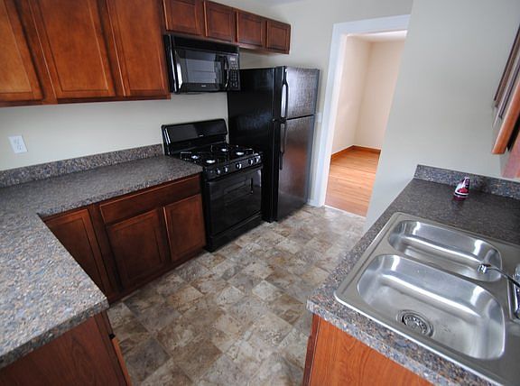 4th image of 774 N Kenilworth Ave