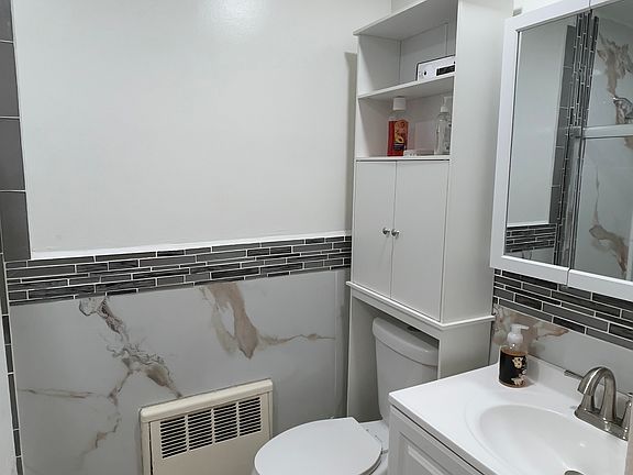 3rd image of 942 E 78th St Floor 2