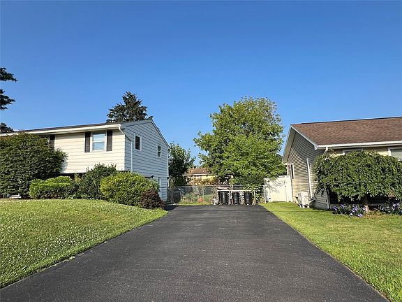 4th image of 814 Squires Ave
