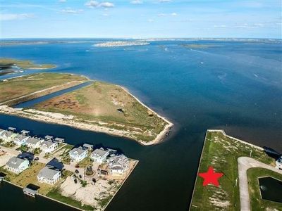 57 Water Ky, Hitchcock, TX, 77563