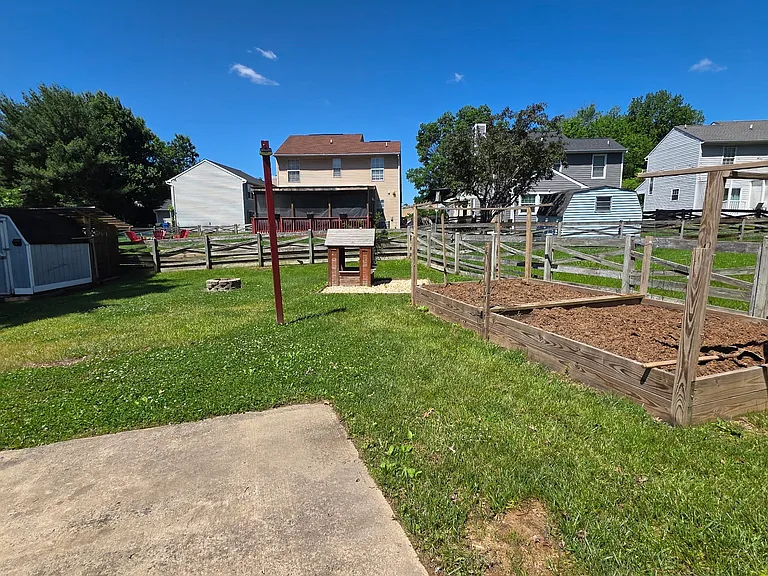 1216 Halls Chance Ln — Photo 12