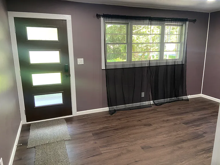 910 Perry Dr — Photo 21