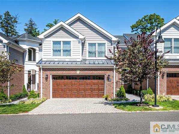 34 Penzias Pl, Highland Park, NJ 08904