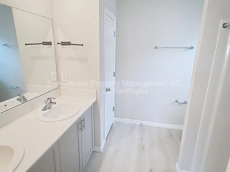 12937 Camarillo Pl — Photo 19