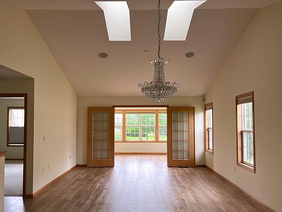 3rd image of 707 Malvern Hill Dr