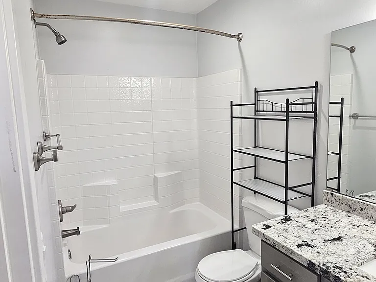 1123 S Central Ave #3 — Photo 9