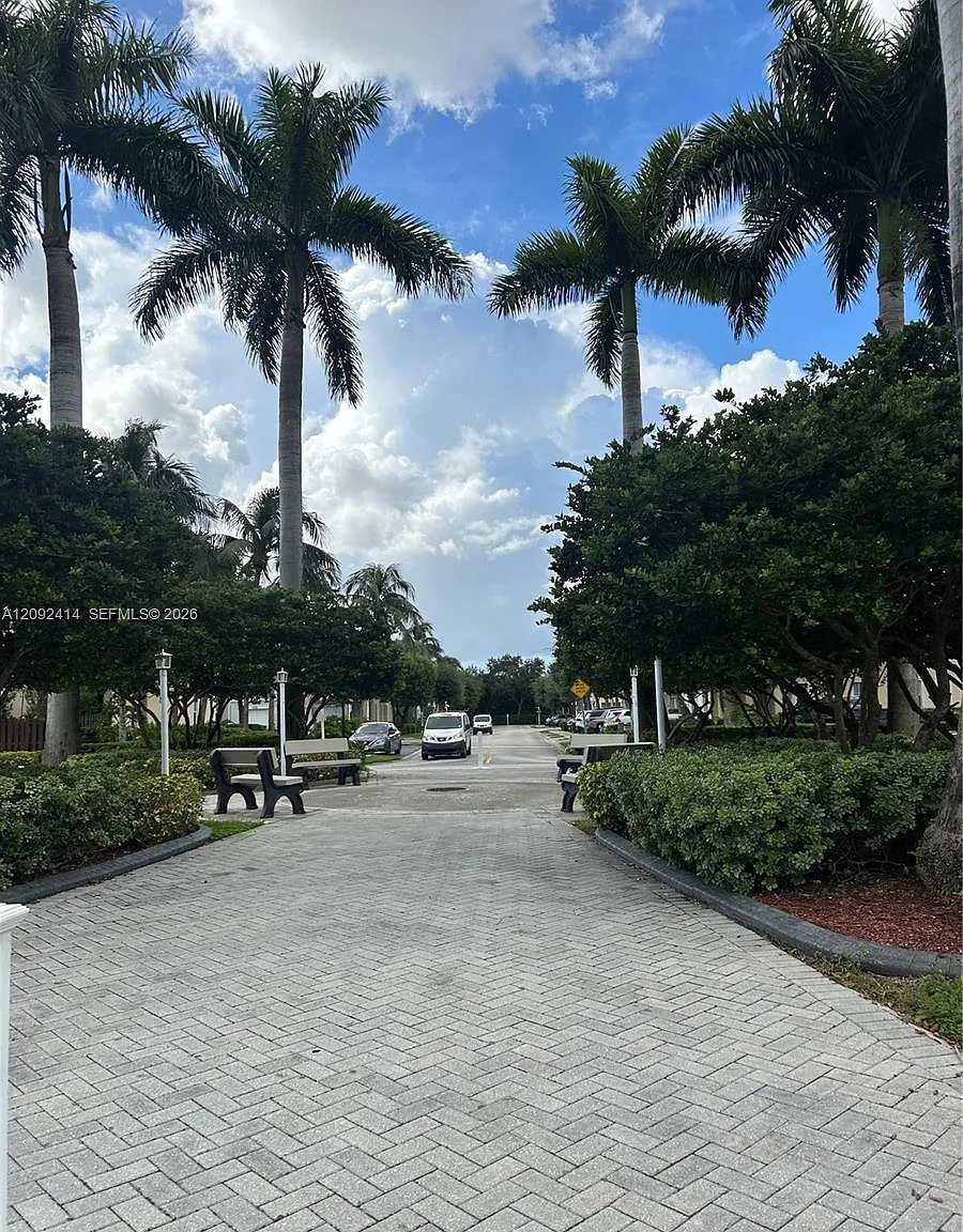 Reserve At Doral East — Photo 2