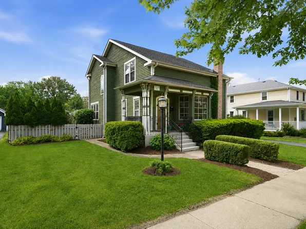 715 Oregon Ave, Dundee, IL 60118