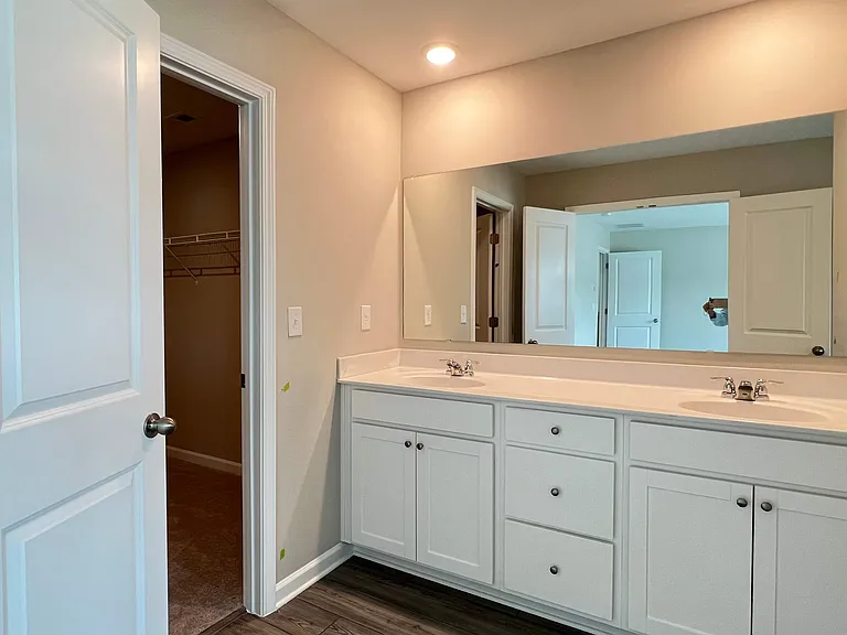 292 Grey Falcon Ave — Photo 5