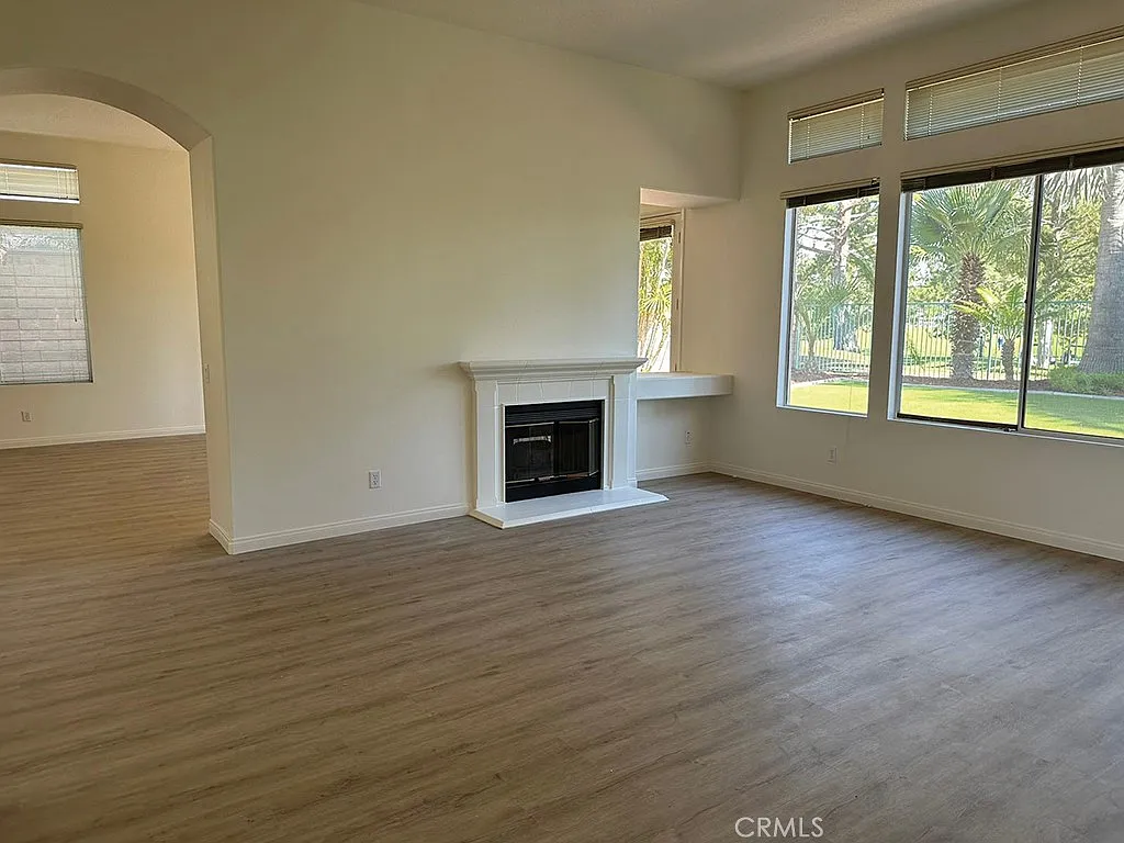3 bed, 2.5 bath, 2476 sqft, $5,250 — Photo 4