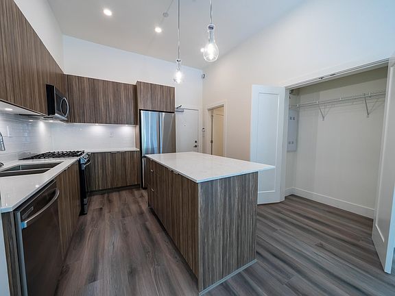 4th image of 8447 202nd St #102