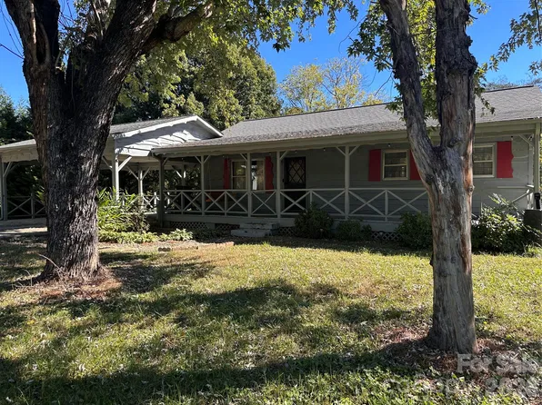 2727 Haas Ln, Lenoir, NC 28645