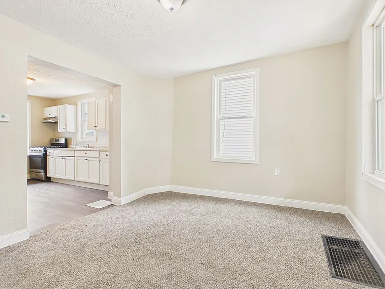 316 N 2nd St — Photo 5