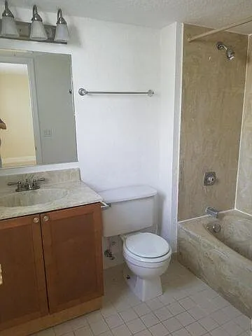 720 N Dixie Hwy #202 — Photo 6